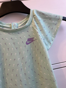 Боди Nike (2 фото из 5)