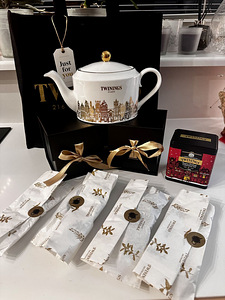 ,,Twinings,, kinkekomplekt tee (3 foto / 10)