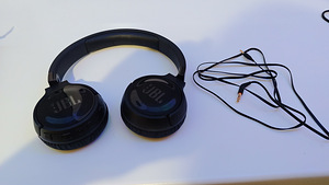 JBL Tune 600BTNC (1 foto / 2)