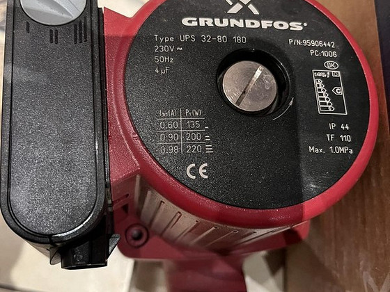 Grundfos UPS 32-80 180