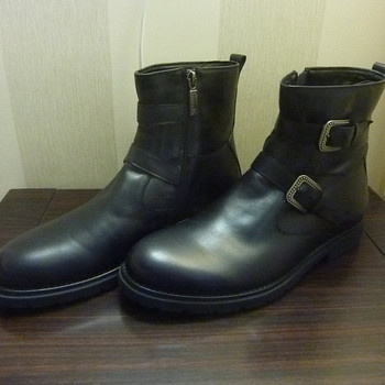 ROBERTO PAULO MEESTE TALVE SAAPAD HANK MADE IN ITALY