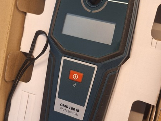Seinaskänner сканер стены Bosch GMS 100M,