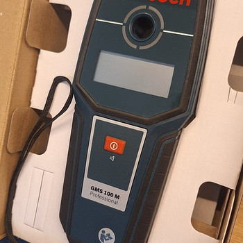 Seinaskanner Bosch GMS 100M seinte jaoks,