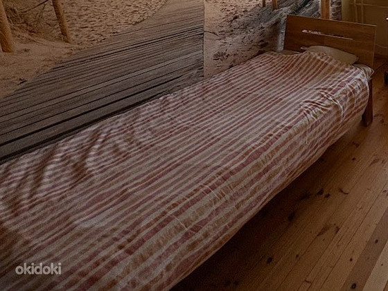 Деревянная кровать + матрас 90x200 см