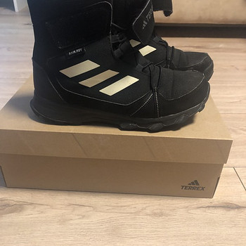 Adidas talve saapad