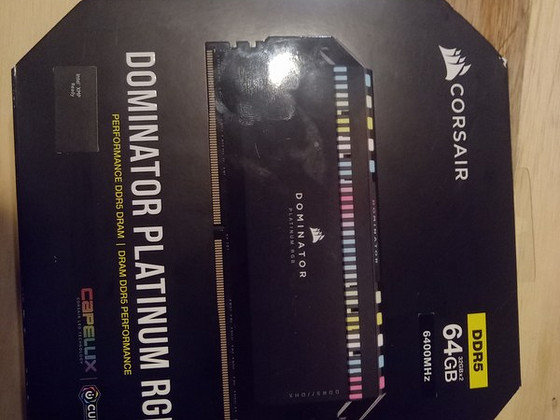 CORSAIR DOMINATOR PLAT RGB 64GB (2x32GB) DDR5 6400MT/s CL32