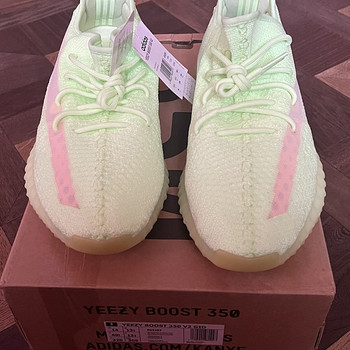 Yeezy Boost 350 v2 GID