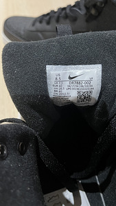 Кроссовки Nike (3 фото из 4)