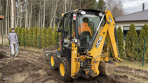 Vajatakse JCB 1CX traktori operaatorit. (4 foto / 6)
