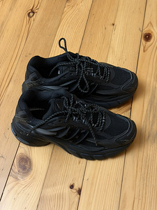 Кроссовки Adidas для мужчин (новые) (1 фото из 2)