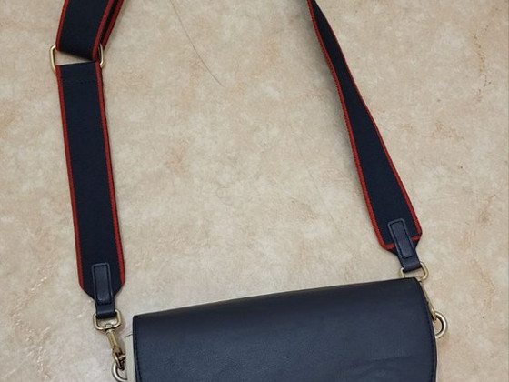 Tommy Hilfiger crossbody kott