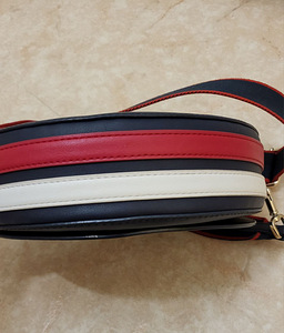Tommy Hilfiger crossbody kott (3 foto / 8)