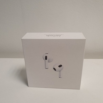 Apple AirPods 3 lightning