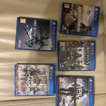 Müün PS4 mänge