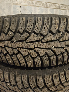 Зимние шины Nokian 215/55 R17 98T XL (2 фото из 7)