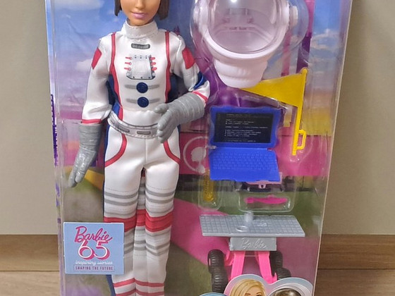 Barbie astronaut, uus