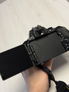 Nikon D5600 Kit 18-55mm VR (1 фото из 5)