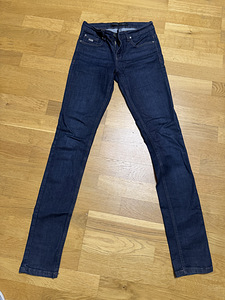 Guess naiste teksad XS suurus (1 foto / 2)
