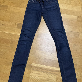 Джинсы guess женские XS размер