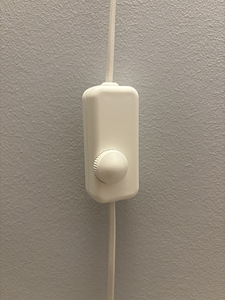 220V juhtmele paigaldatav LED dimmer Lüliti (1 foto / 2)