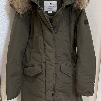 Woolrich mantel XL uus originaal oliivivärvi
