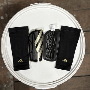Щитки голени Adidas (3 фото из 4)
