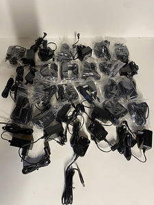 UUED Toiteadapterid 1A ja 0.5A 12V Väga kvaliteetsed 30tk (1 foto / 3)