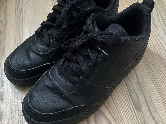 NIKE tossud