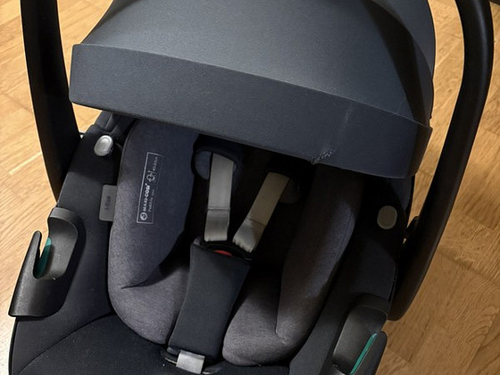 Автокресло Maxi Cosi Pebble 360