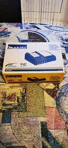 Зарядное устройство Makita DC18RC (2 фото из 3)