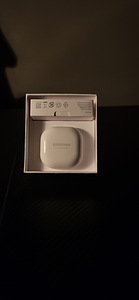SAMSUNG Galaxy Buds Live (5 фото из 5)