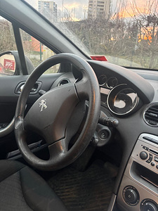 Peugeot (7 foto / 9)