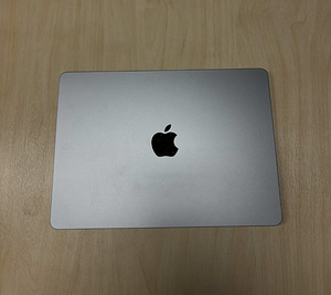 Продается Apple MacBook Air M2 (2022). (1 фото из 7)