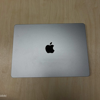 Müüa Apple MacBook Air M2 (2022).