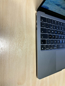 Продается Apple MacBook Air M2 (2022). (5 фото из 7)