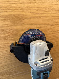 Makita ja muu firmade ketaslõikuri 125mm seinahoidik (2 foto / 2)