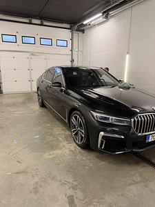 BMW 730d (1 фото из 9)