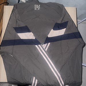 Adidas Real Madridi jope, suurus L (2 foto / 5)