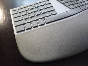 Microsoft surface keyboard (2 foto / 3)