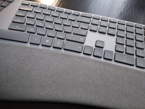 Microsoft surface keyboard (3 foto / 3)
