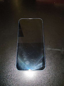 iPhone 13 (2 foto / 2)