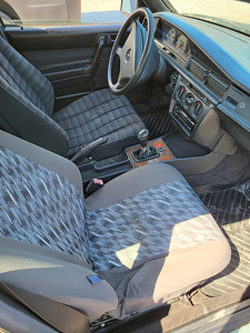 Mercedes 190 (2 foto / 6)