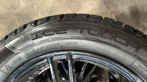 Dunlop Ice Touch 215/55-16 (2 foto / 4)
