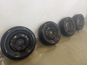 Bridgestone Blizzak 205/55R16 M+S 6-7мм.(Toyota Avensis T25) (3 фото из 9)