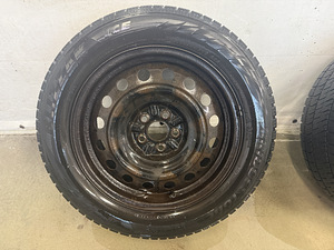 Bridgestone Blizzak 205/55R16 M+S 6-7мм.(Toyota Avensis T25) (1 фото из 9)
