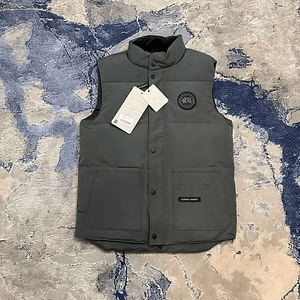 Canada Goose vest / žilett Suurus: M (1 foto / 3)
