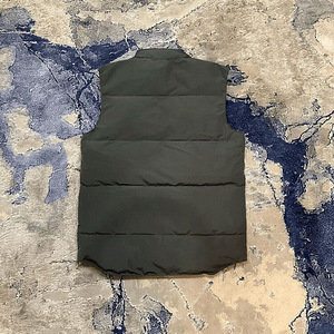 Canada Goose vest / žilett Suurus: M (2 foto / 3)