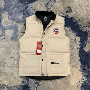 Canada Goose vest / žilett Suurus: M (1 foto / 1)