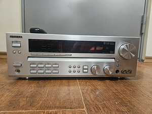 Kenwood KRF-V7060D аудио-видео ресивер с объемным звуком (1 фото из 3)