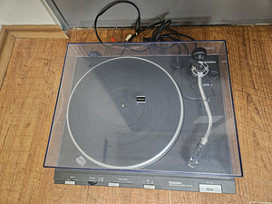 Проигрыватель Technics SL-D3 с прямым приводом и полностью а (2 фото из 4)